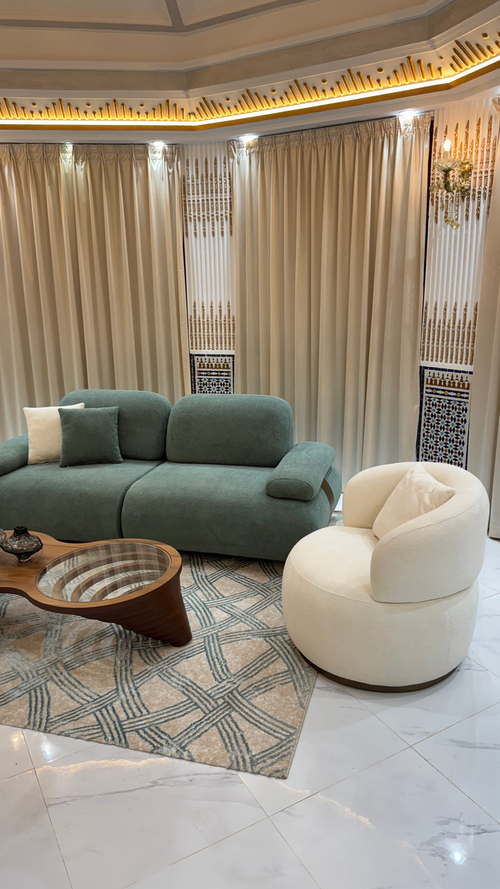 Salon Moderne – Canapé, Fauteuils & Table Basse Design