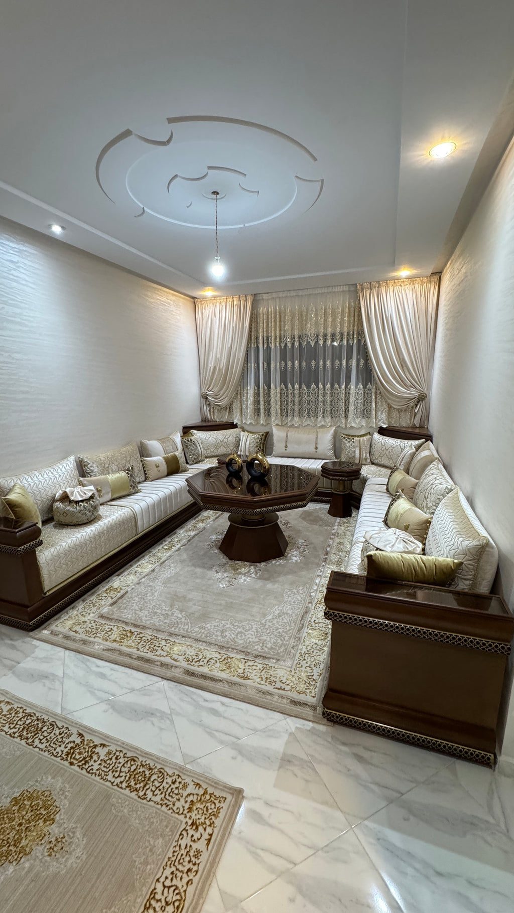 Salon marocaine, le sari beige