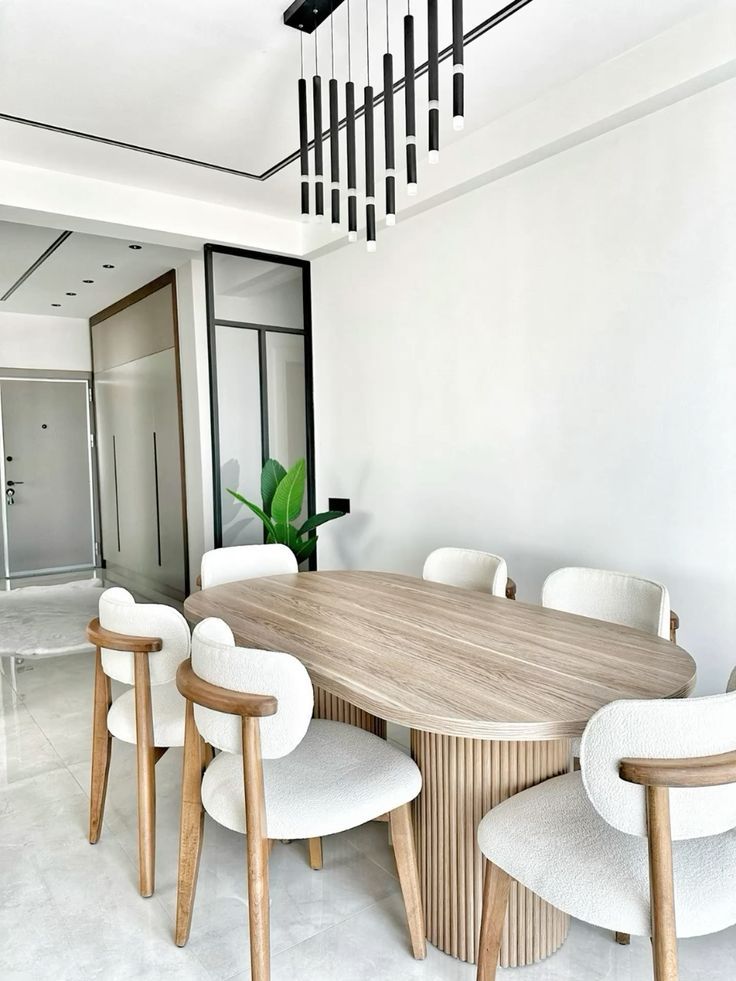 Salle à Manger Moderne – Table Ovale en Bois & Chaises en Tissu Bouclette